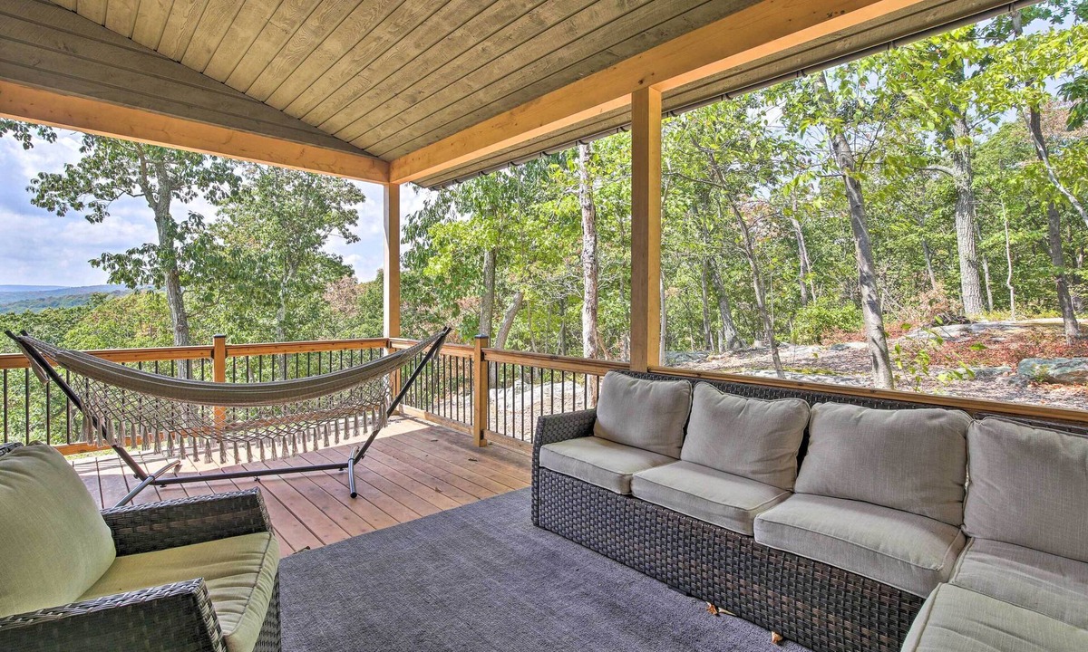 Garrison Cottage | 'the Glabin: Garrison Gem w/Hot Tub & Fire Pit