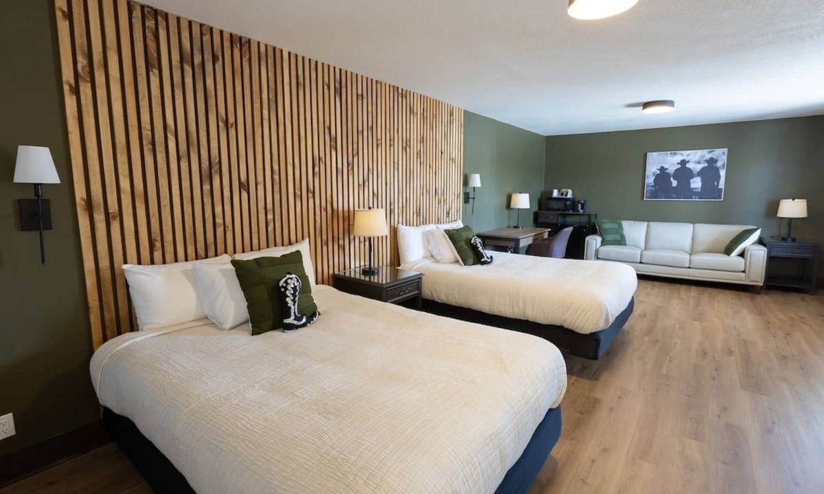 Panguitch Hotel | The Golden Spurs