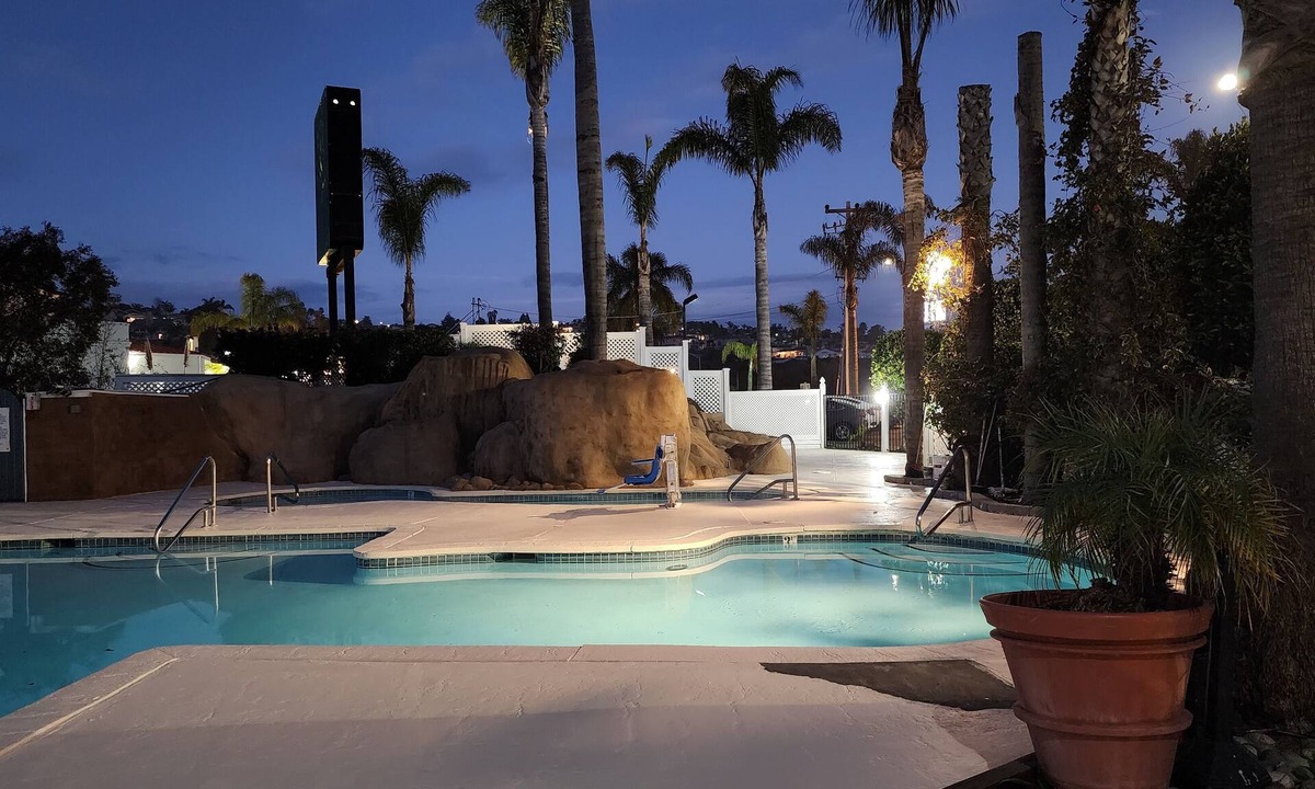 Pismo Beach Hotel | The Grove At Pismo Beach
