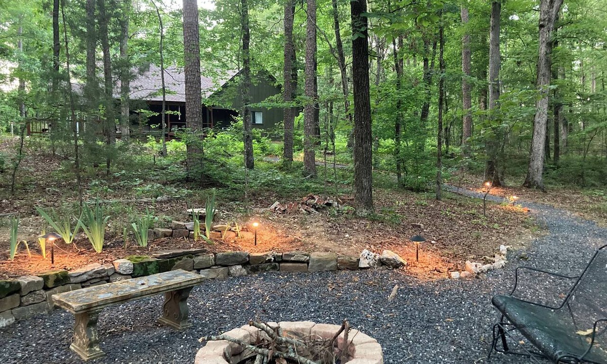 Mount Ida House | The Hidden Gem Wooded Retreat near Lake Ouachita between Mount Ida & Hot Springs