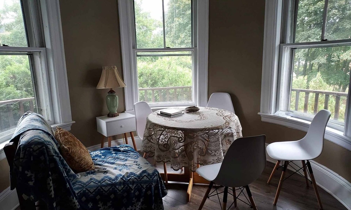Haverhill Condo | The home of a Masonic Lodge Master from 1900. A 2 bedroom 2 bath condo.