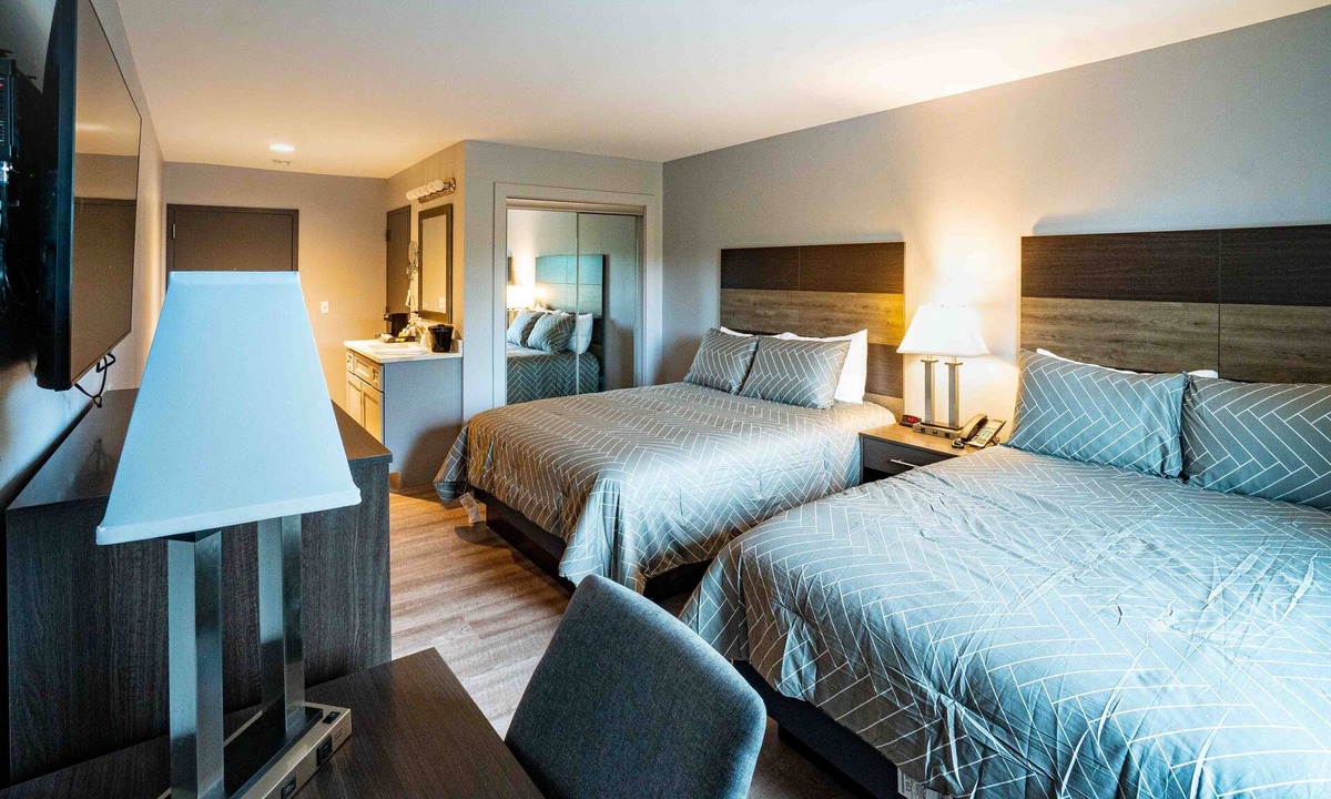 Davis Hotel | The Inn at Canaan