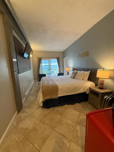 Lubec Hotel | The Inn on the Wharf