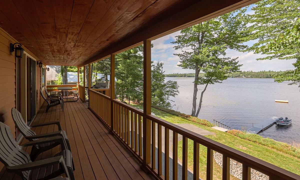 Eddington House | The James House on Chemo Pond Dogs WelcomenWaterfront