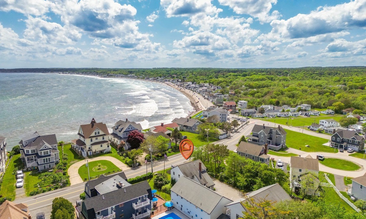 York Beach Hotel | The Lighthouse Inn & Suites