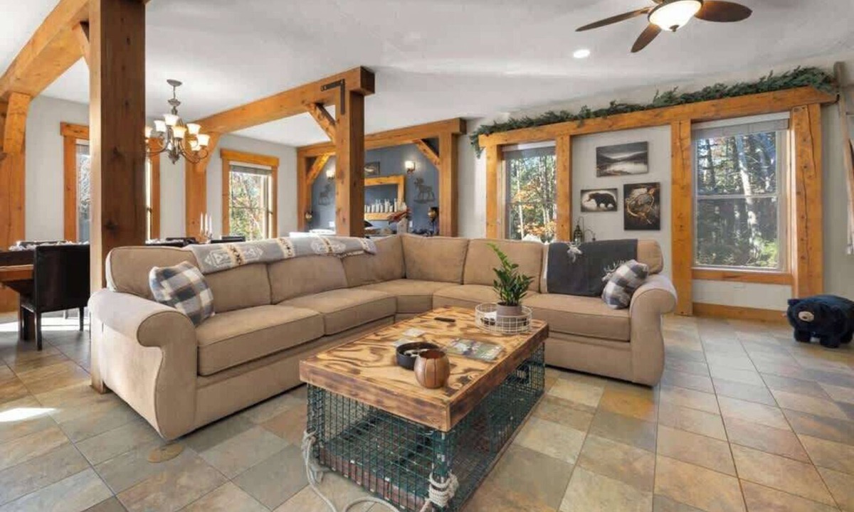 Ellsworth House | The Lodge at Branch Pond