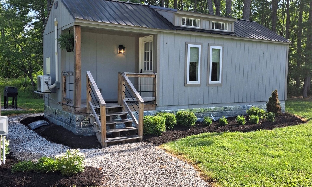 Summerlee House | The Manhattan Loft Tiny House, New River Gorge National Park