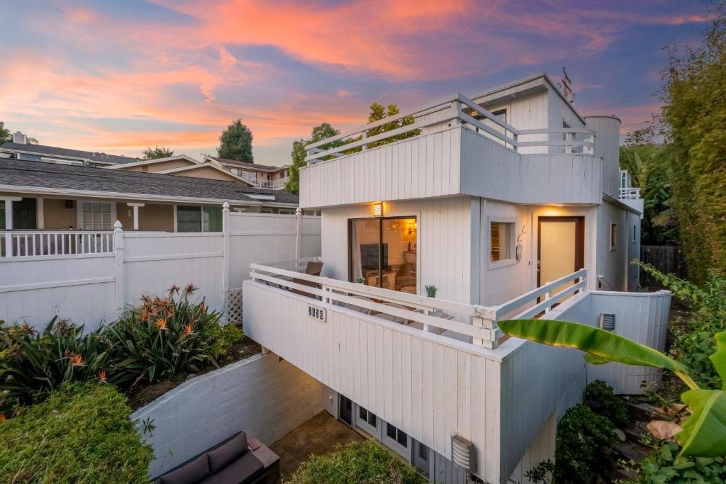 Summerland House | The Narrows Oceanview Home | Chosen Beach Collection