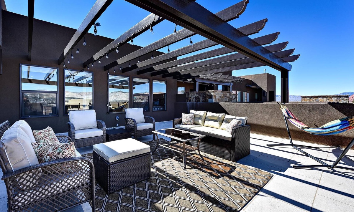 St. George Villa | The Painted Horse