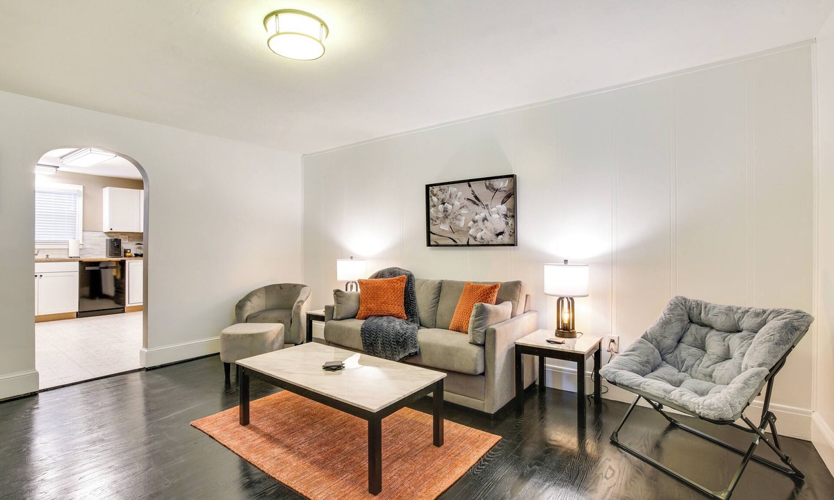 Lincoln Park Apartment | 'the Peaceful Post' Cozy Winter Escape in Kingston