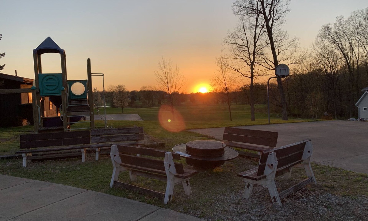 Apple Valley Condo | The Pines of Apple Valley. 31 Beautiful Vacation Cabins.