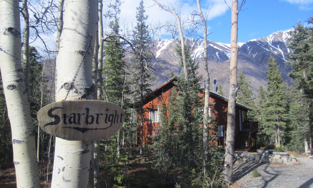 Cooper Landing House | The Price is Right at the Starbright House: Cheery & Quiet Family Home