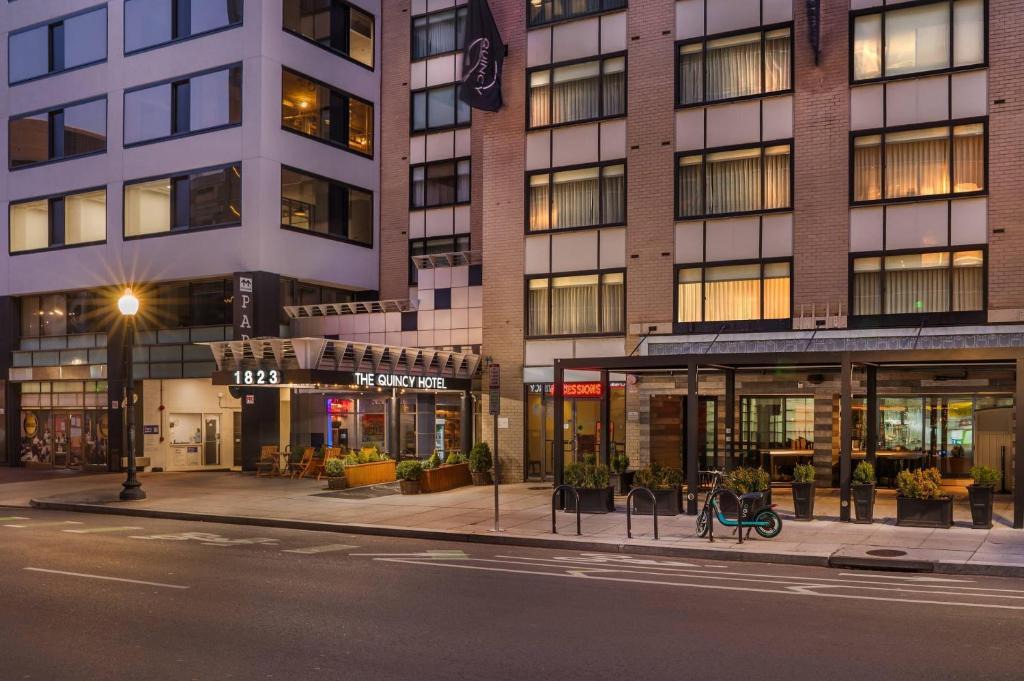 Connecticut Ave - K Street Hotel | The Quincy, an Ascend Collection Hotel