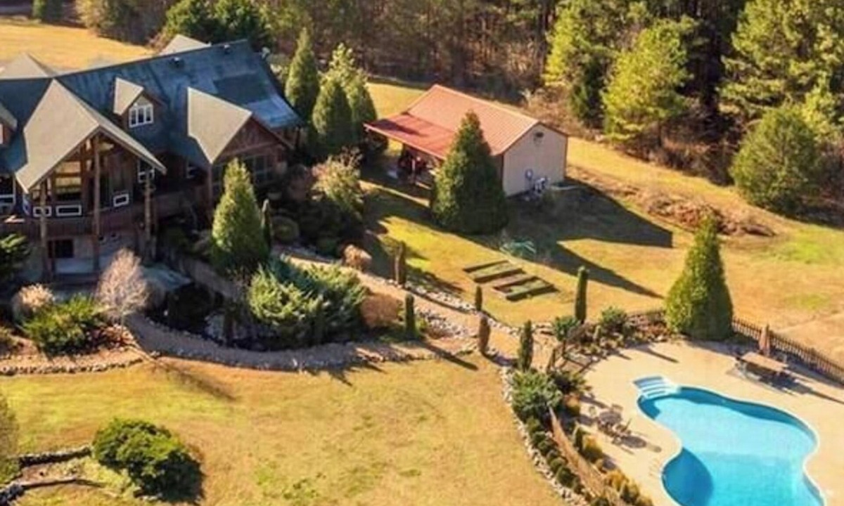 Royal House | The Ranch (6 Bedroom)