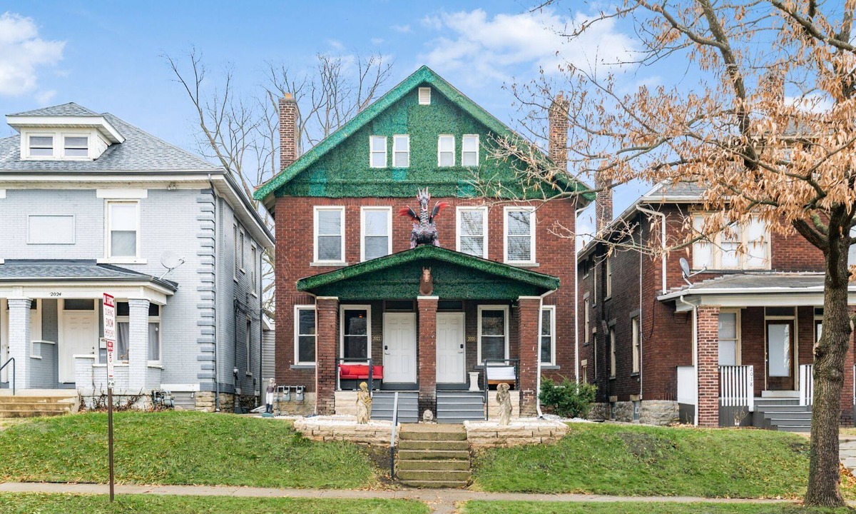 University District House | ★ The Red Lion ★. OSU British Pubcade Castle