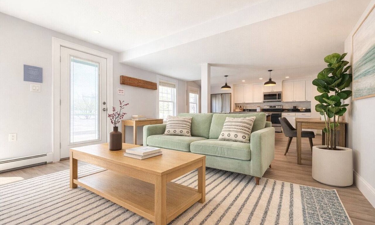Dover Condo | The Retreat on Rogers Street