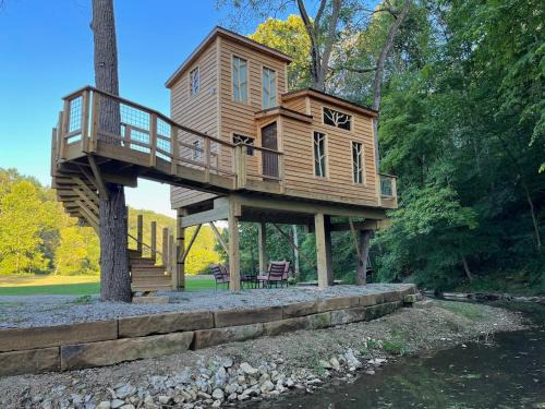 Malaga House | The Royal Roost Treehouse