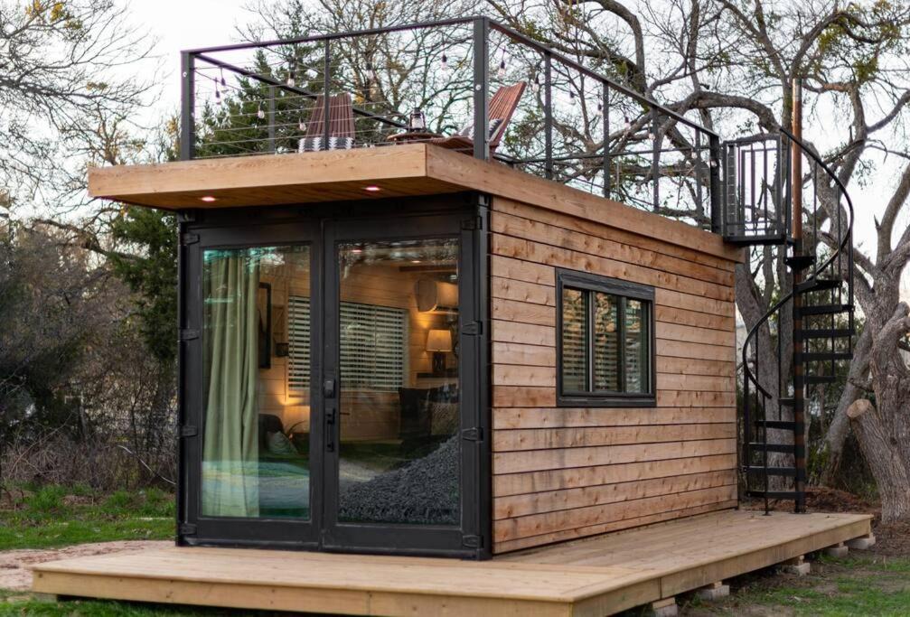 Waco Hotel | The Stable Tiny Container Home-12 min to Magnolia