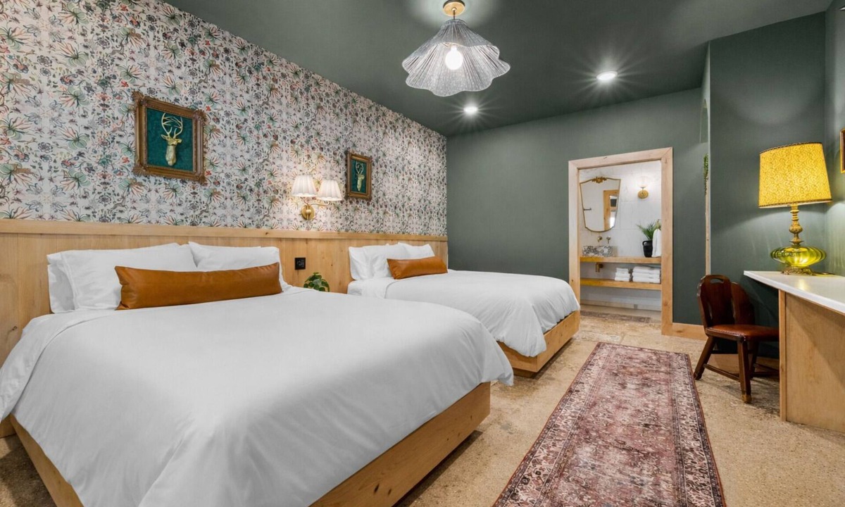 Jasper Hotel | The Woodland Room