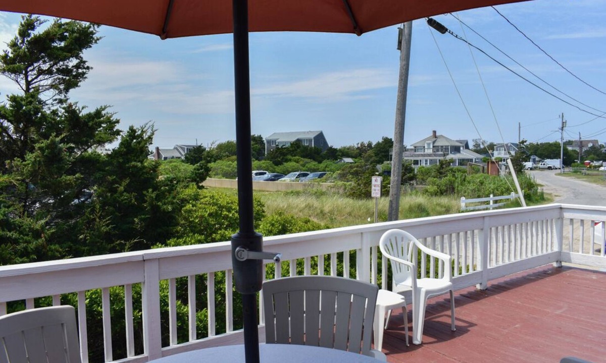 West Dennis House | Three bedroom steps from South Village Beach