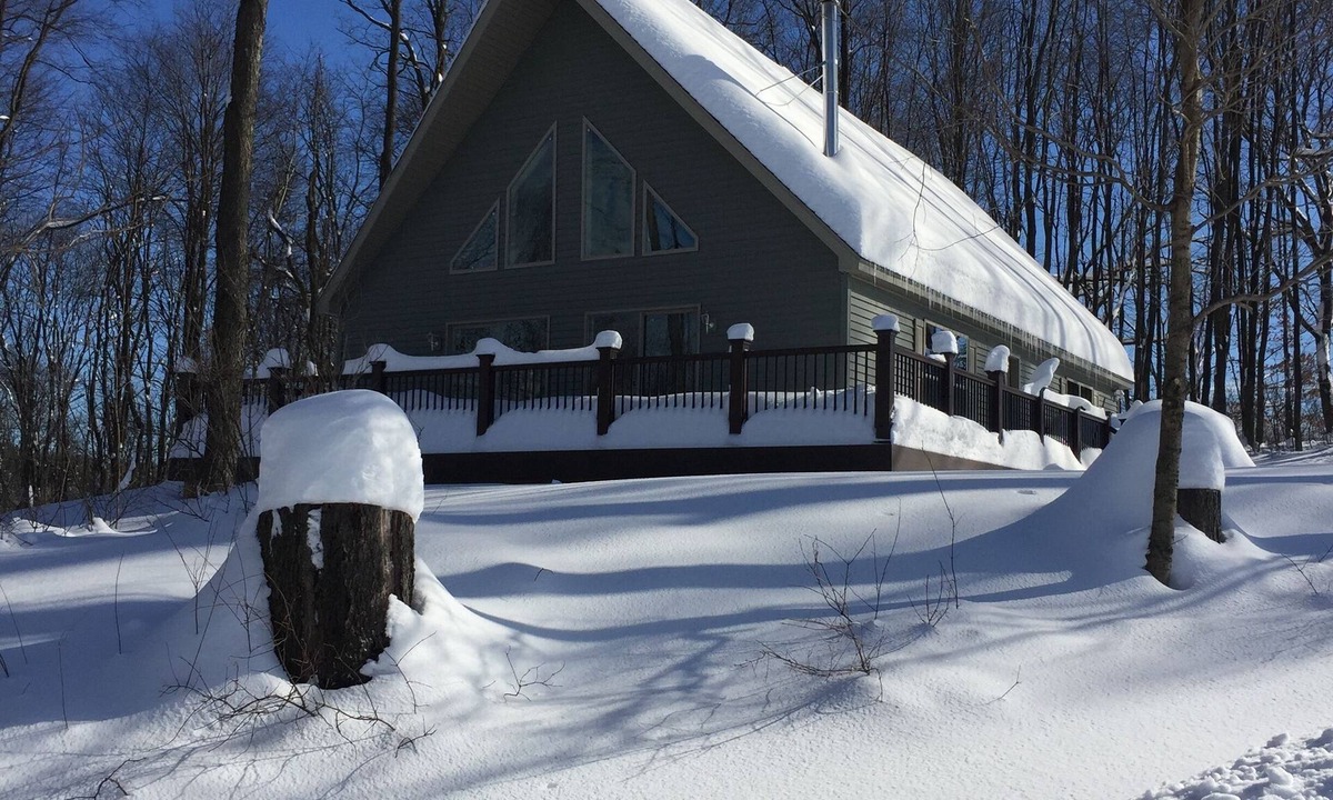 Rockwood House | Three Bedroom, Three Bath Hilltop Retreat