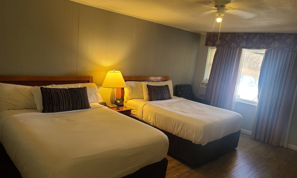 Lochmere Hotel | Tilton Lodge Inn and Suites