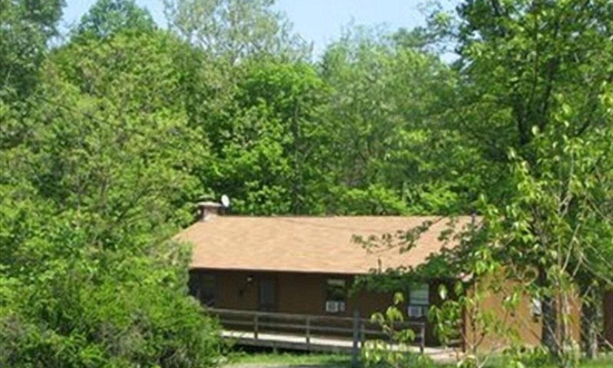 Great Cacapon Cabin | Top Rated Mountain River Cabin: Hot Tub, WiFi, Fireplace, Dog Friendly, Relax!