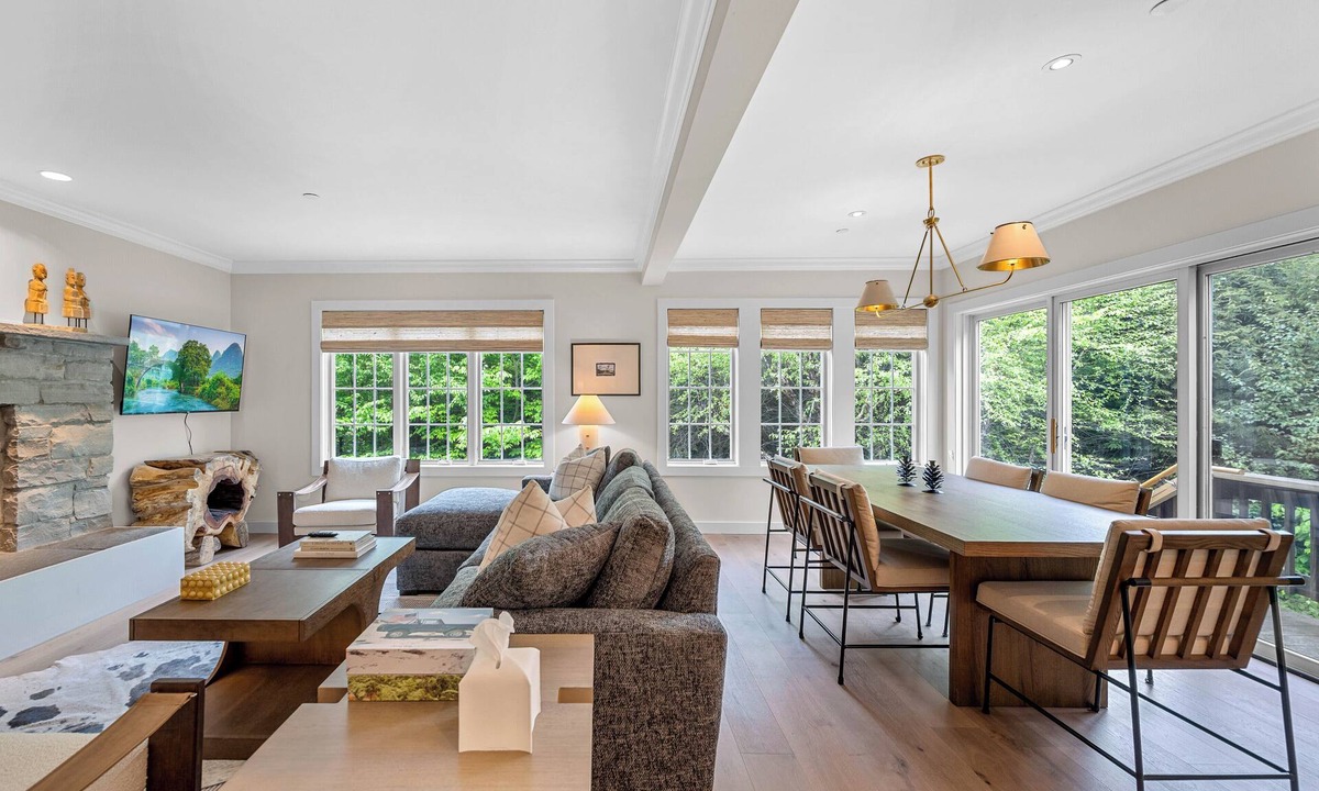 Stowe Area House | Topnotch Luxury Retreat | Sleeps 12 Pet Friendly Game Room
