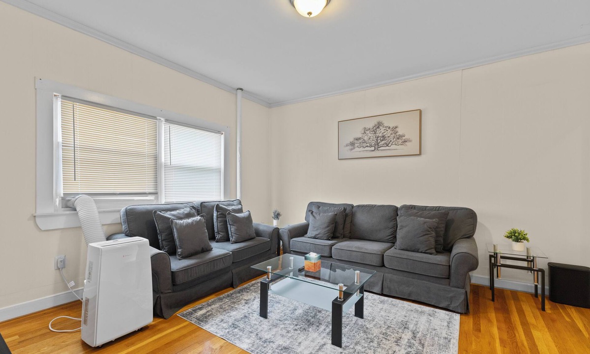 Nonantum Apartment | Totally Renovated 3Br Apartment
