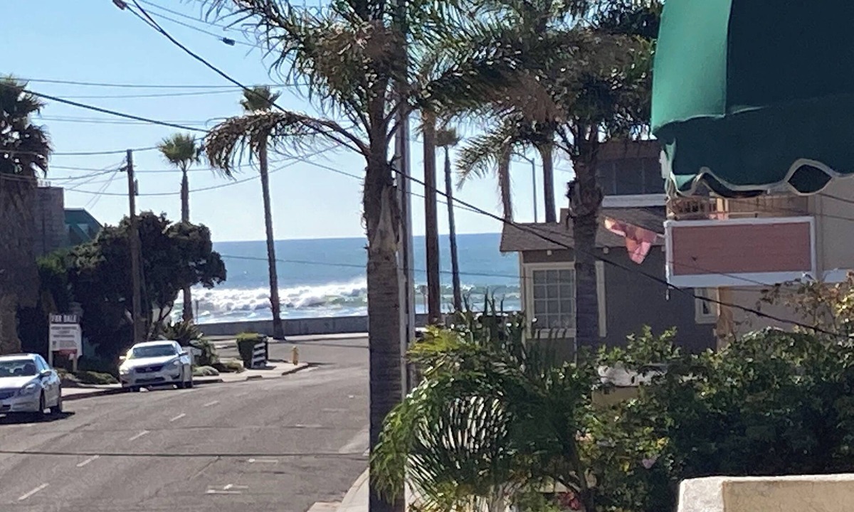 Downtown House | Townhome 1 Block Off the Sand in Downtown Pismo