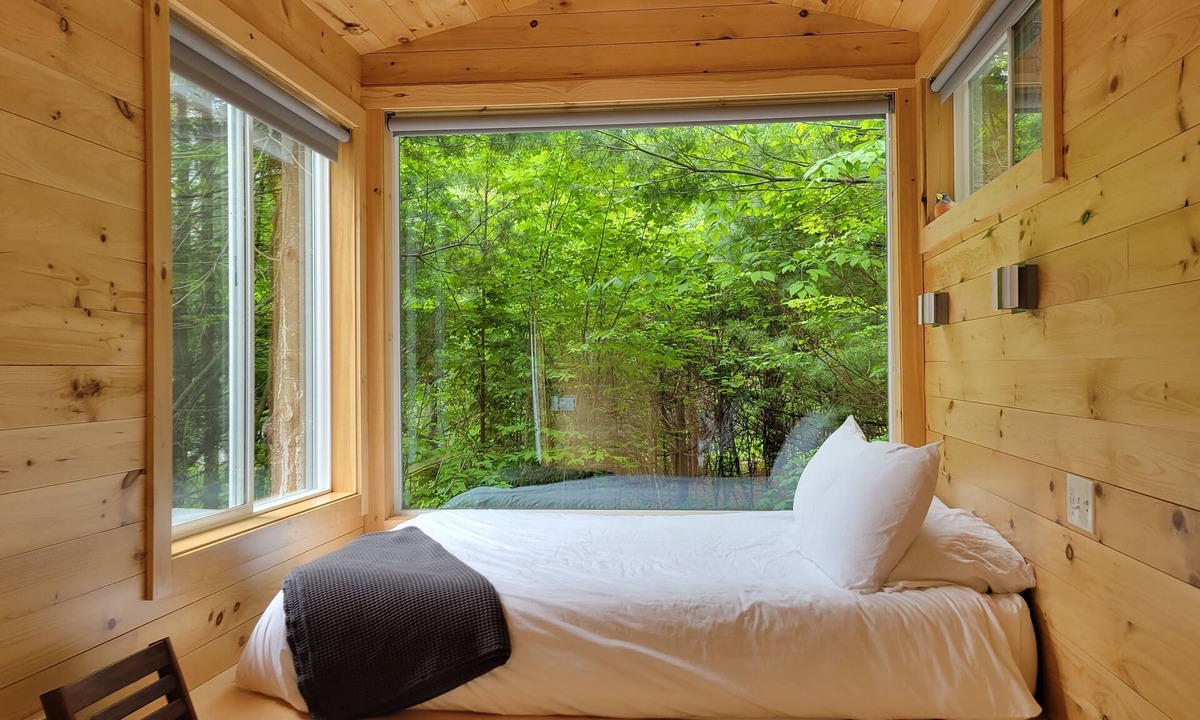 Dorchester Apartment | Trailside Stays - Tiny House in the Woods-Escape to Nature. Robin