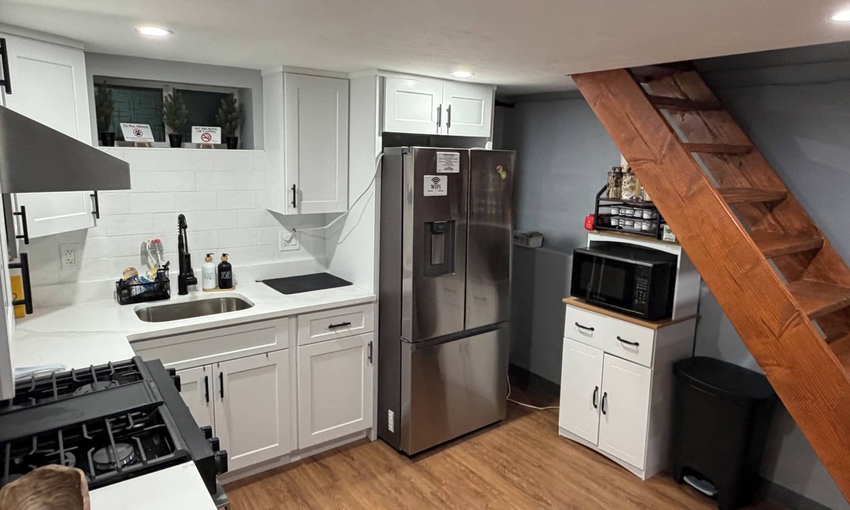 South Medford Apartment | Tranquil 3-bedroom apartment in enchanting Medford neighborhood