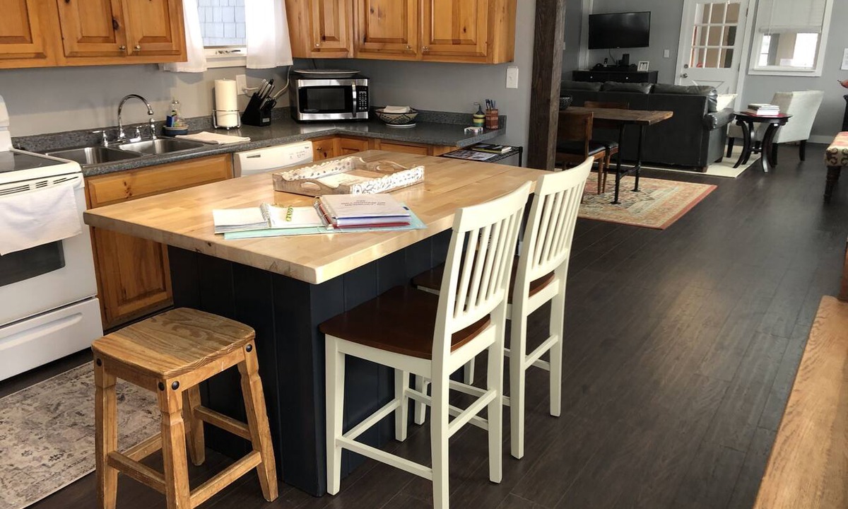 Newbury Cottage | Tranquil Getaway-Dartmouth Lake Sunapee Region