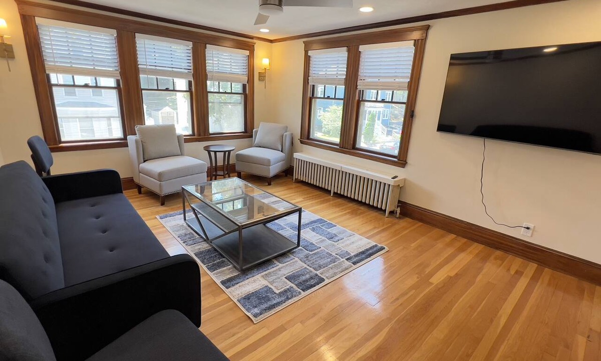 St. Elizabeth's Condo | Tranquil Renovated 3BR Allston Condo + Parking , Close to Harvard/BU/BC/MIT!