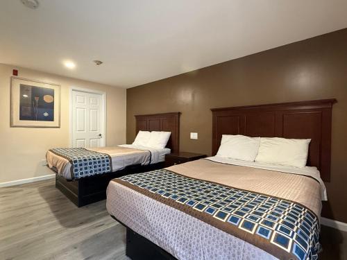 Albion Hotel | Travelers Motor Lodge