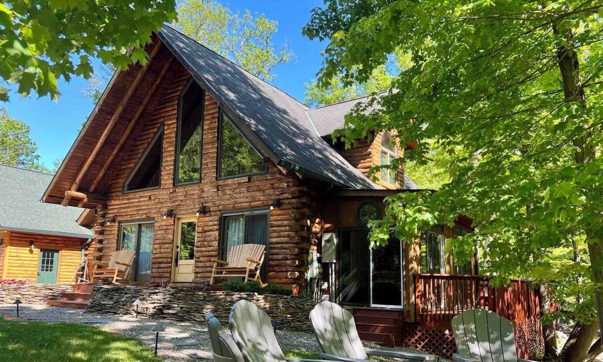 Medina Cabin | Treehouse Retreat on the River