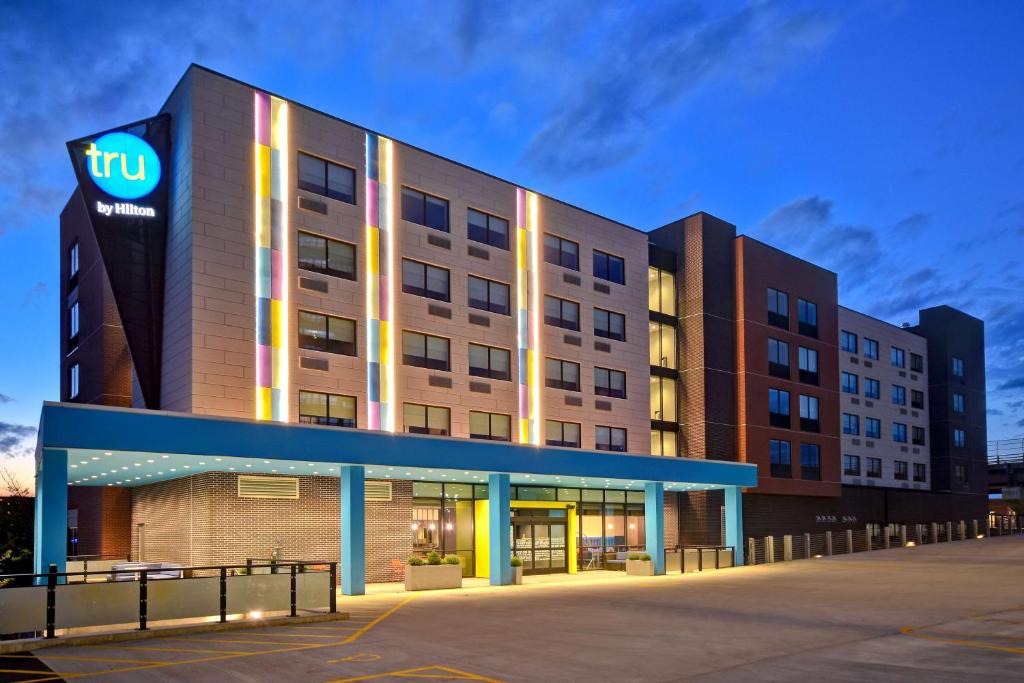 Downtown Hotel | Tru By Hilton Manchester Downtown