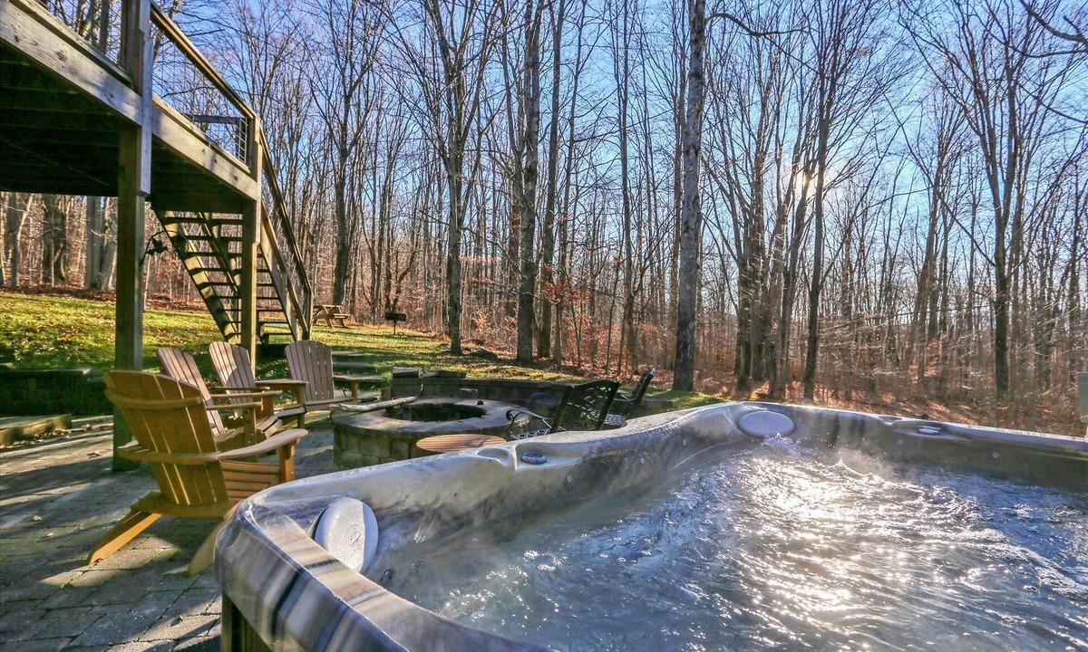 Old Timberline House | Truly majestic Bluebird Day is rental royalty. Book your stay today!