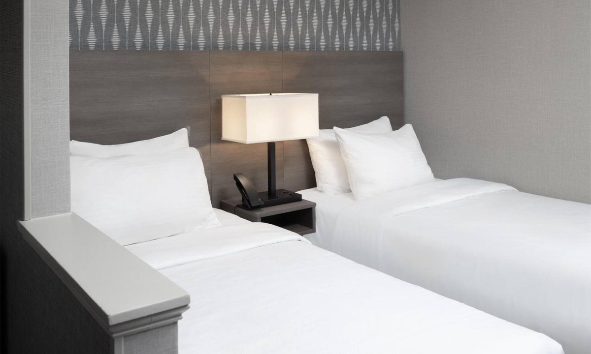 Prudential - St. Botolph Hotel | Twin Bed Stay in Back Bay near Charles River Esplanade - 0.9mi | Free Breakfast