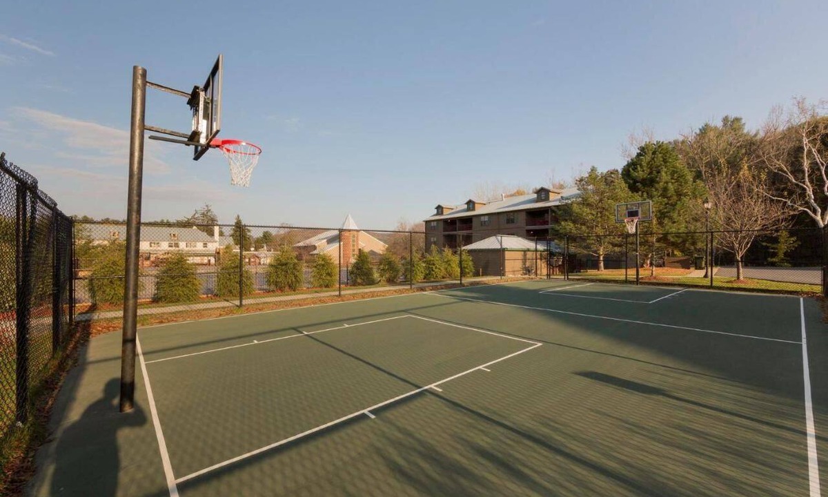 South Lee Hotel | Two 2BR Villas l From Sauna to Sports Courts – Comfort & Fun for Everyone