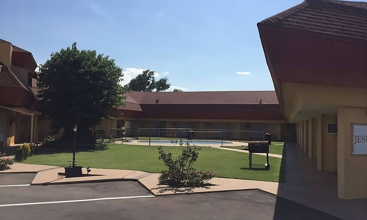Fairview Hotel | Ultimate Outdoor Vacation at Knights Inn Fairview! 3 Affordable Units