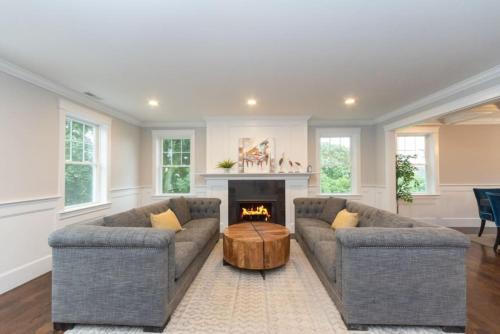 Waltham House | Ultra-Luxurious Home near Boston Pet-Friendly