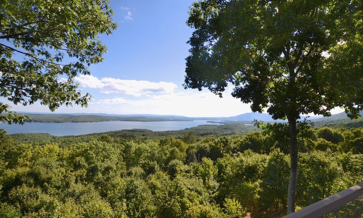 Glenford House | Unequalled Views of Reservoir & Mtns, Affordable, Totally Private