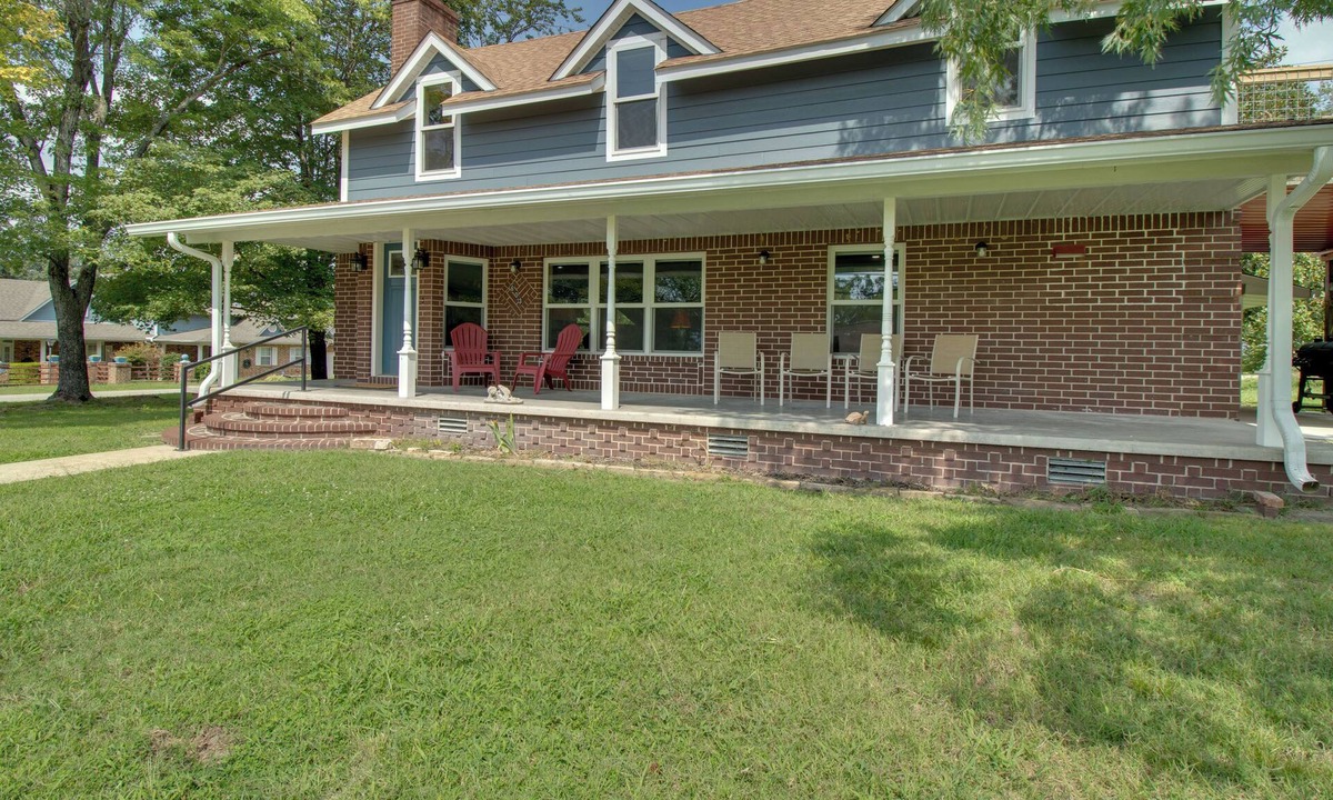 Cotter House | Unique Cotter Getaway w/Deck & Outdoor Dining!