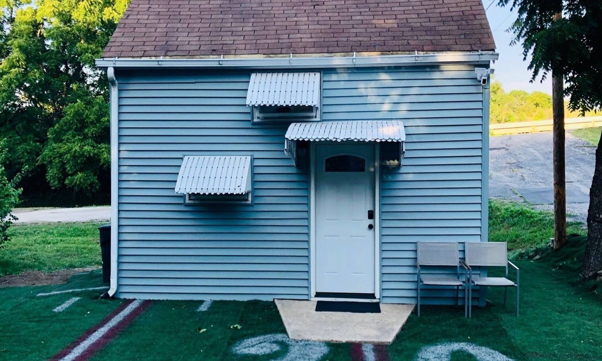 Shawnee Apartment | Unique Tiny Home near Shawnee Mission Park