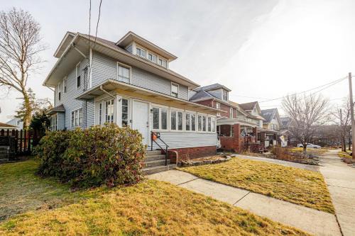 Highland Square House | Unit 2 at Oilgate at Oakdale