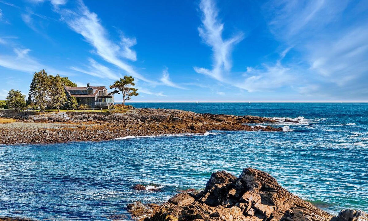 Pond Cove House | Unparalleled Luxury at This Oceanfront Home on a Private Peninsula