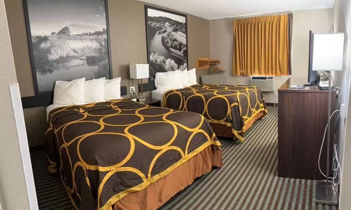 Lexington Hotel | Unwind in a Charming Room Designed for Memorable Weekend Stays w/Families