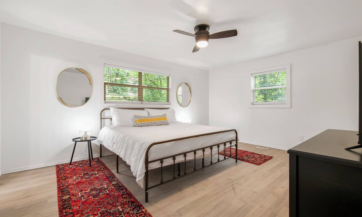 Bella Vista House | Updated, Cozy home- minutes to Tunnel Vision Trail!