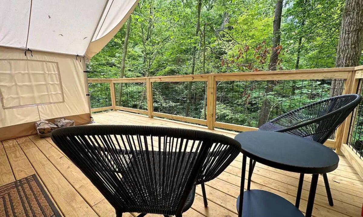Cuyahoga Falls RV Rental | Valley Overlook, Peninsula, Ohio - Glamping Tent P10